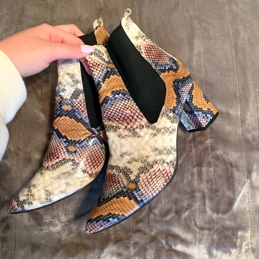 Womens Snake Skin Boot